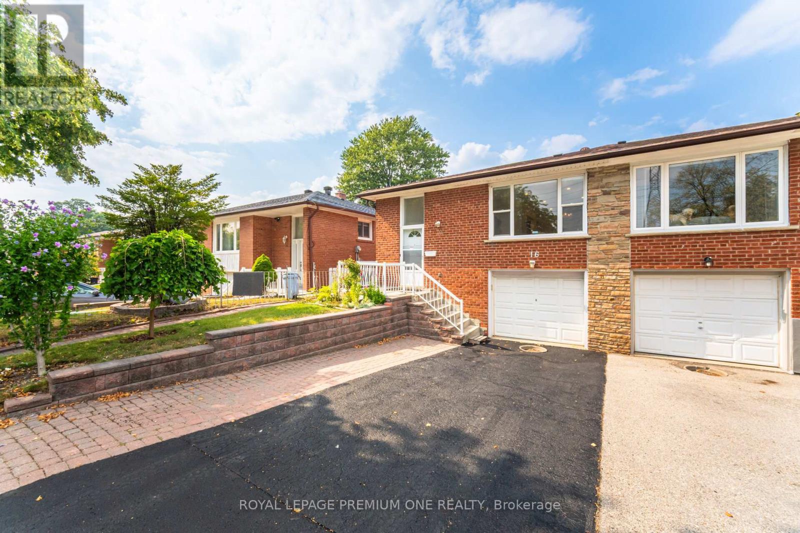 Photo 33 of 16 Reiber Crescent S, Toronto ON