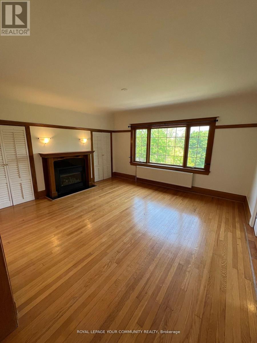 Photo 3 of 3 162 Glen Road, Toronto ON