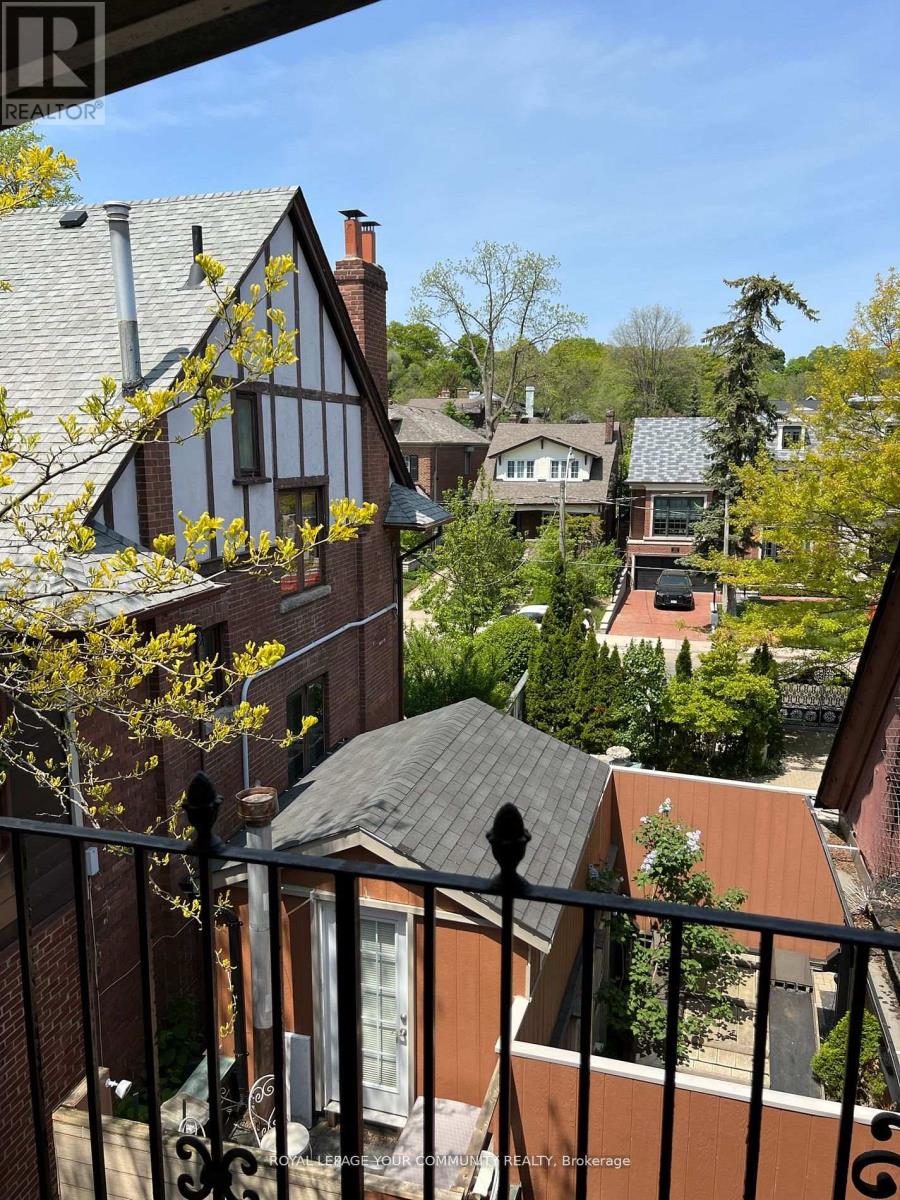 Photo 32 of 3 162 Glen Road, Toronto ON