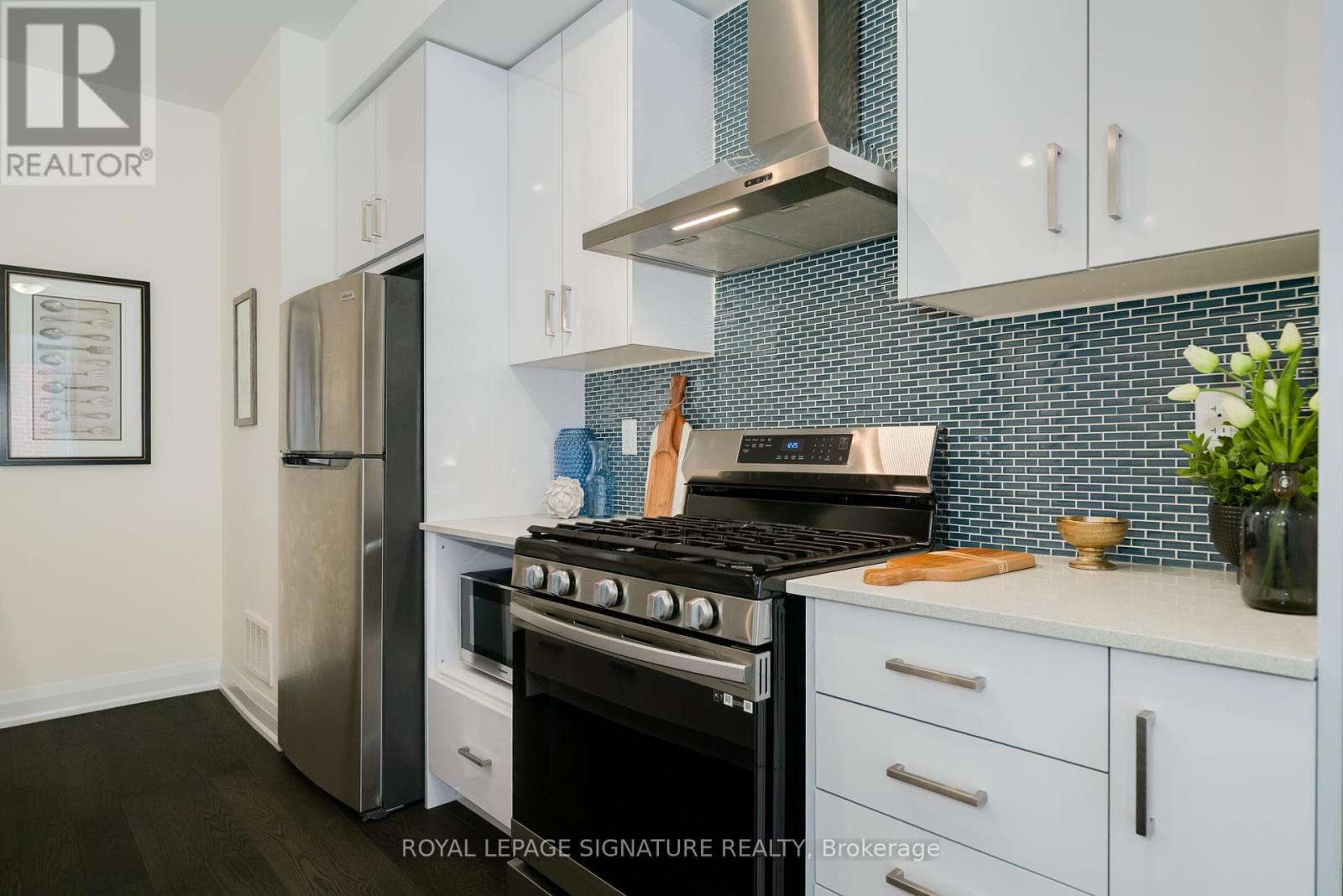 Photo 11 of 27 1972 Victoria Park Avenue, Toronto ON