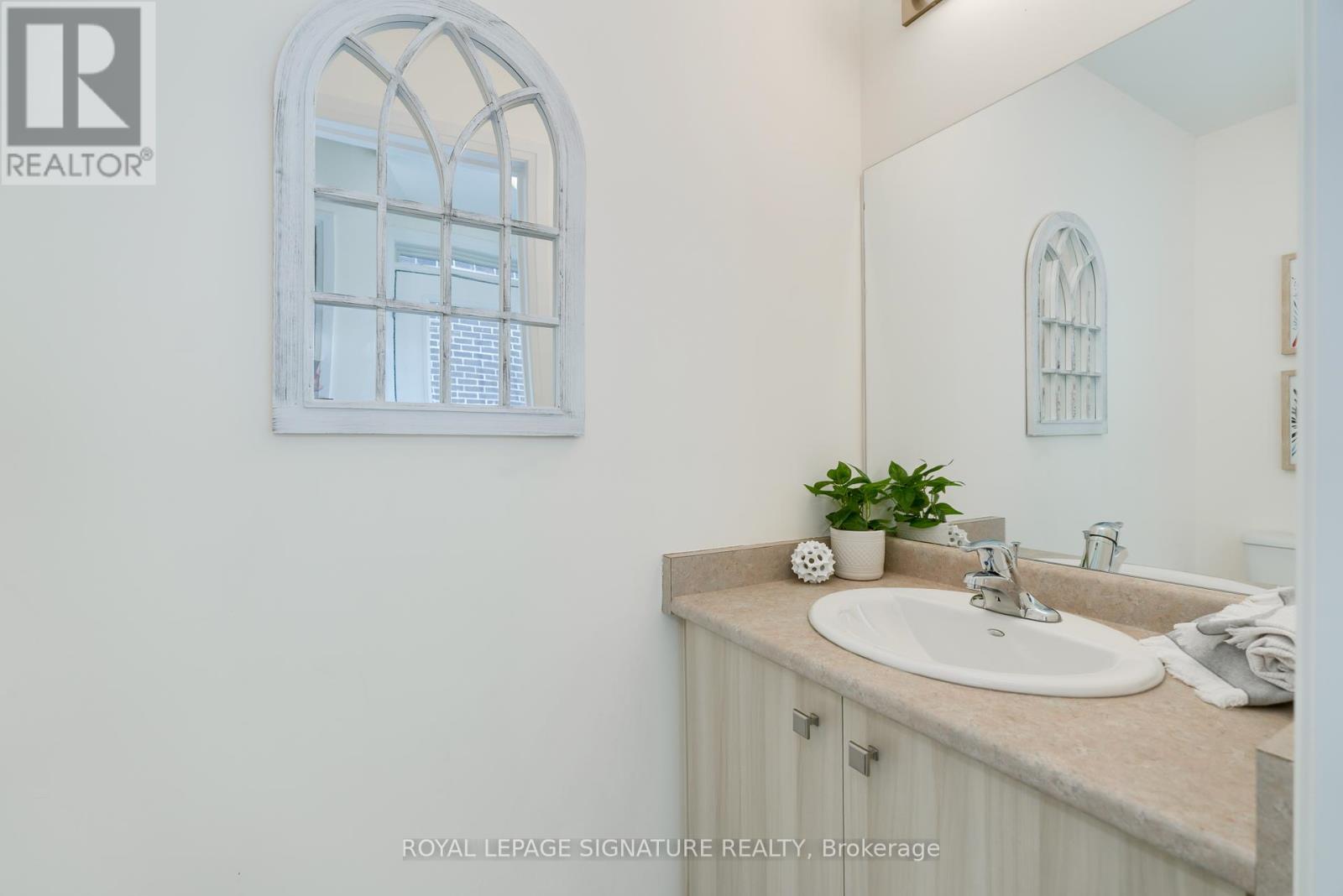 Photo 14 of 27 1972 Victoria Park Avenue, Toronto ON