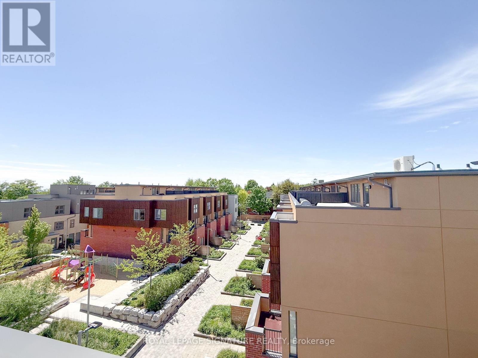 Photo 25 of 27 1972 Victoria Park Avenue, Toronto ON