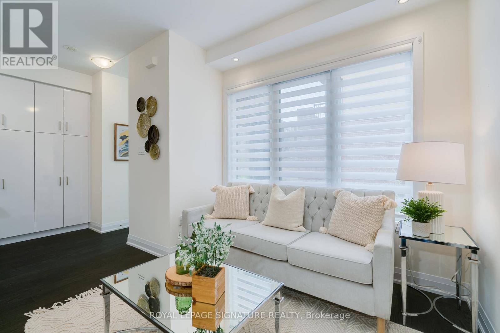 Photo 8 of 27 1972 Victoria Park Avenue, Toronto ON