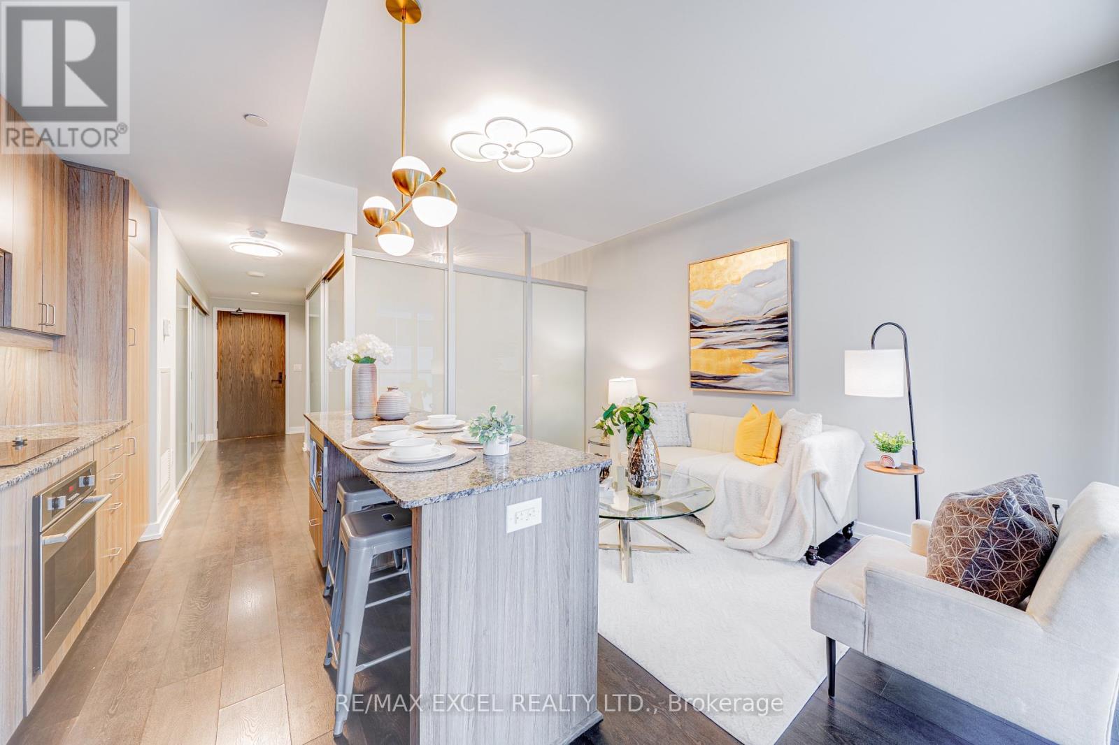 Photo 1 of 1705 426 University Avenue, Toronto ON