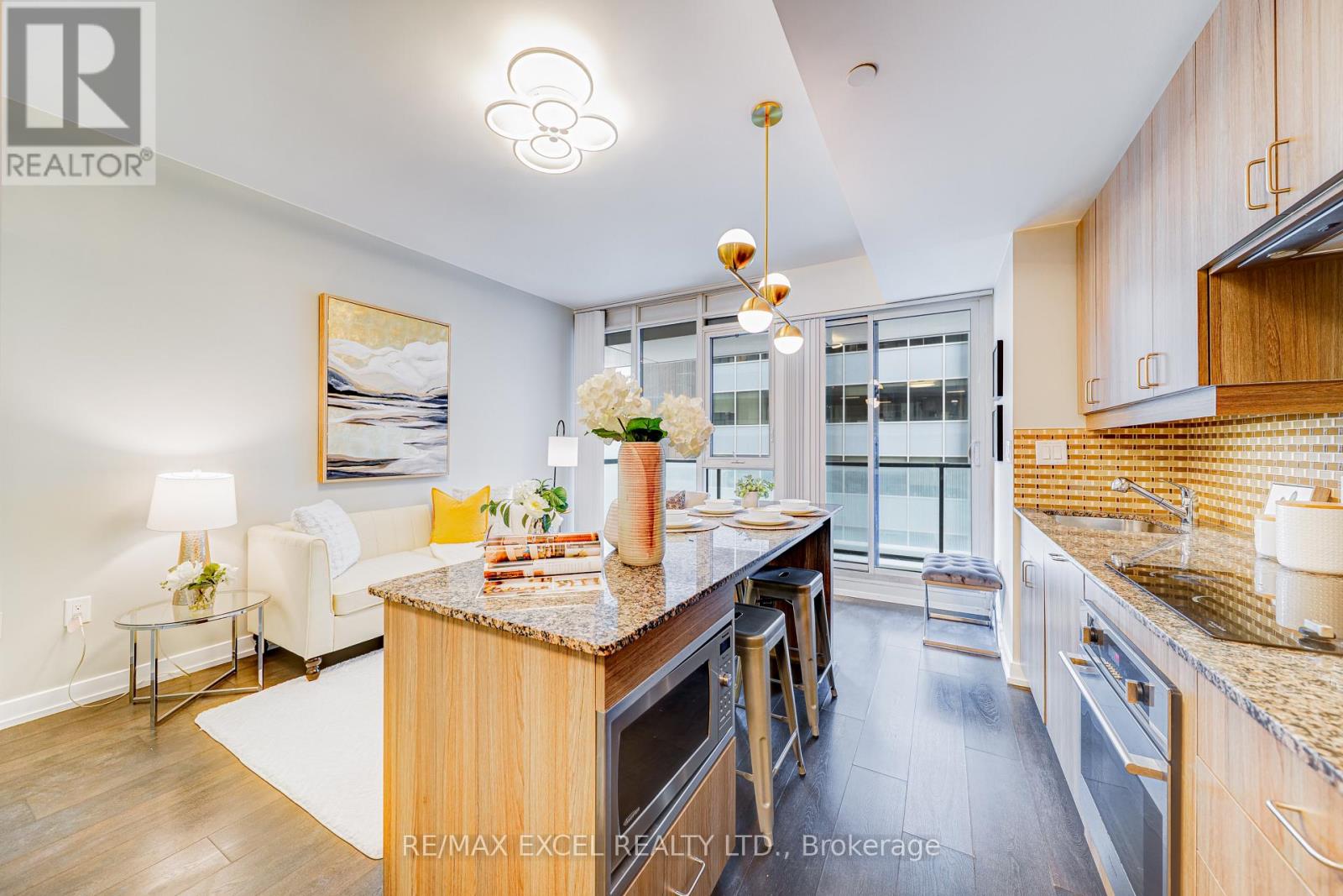 Photo 23 of 1705 426 University Avenue, Toronto ON