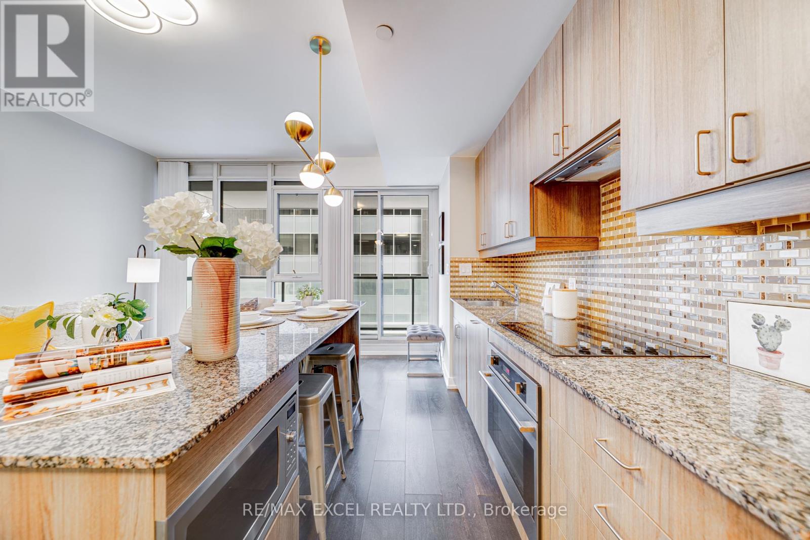 Photo 15 of 1705 426 University Avenue, Toronto ON