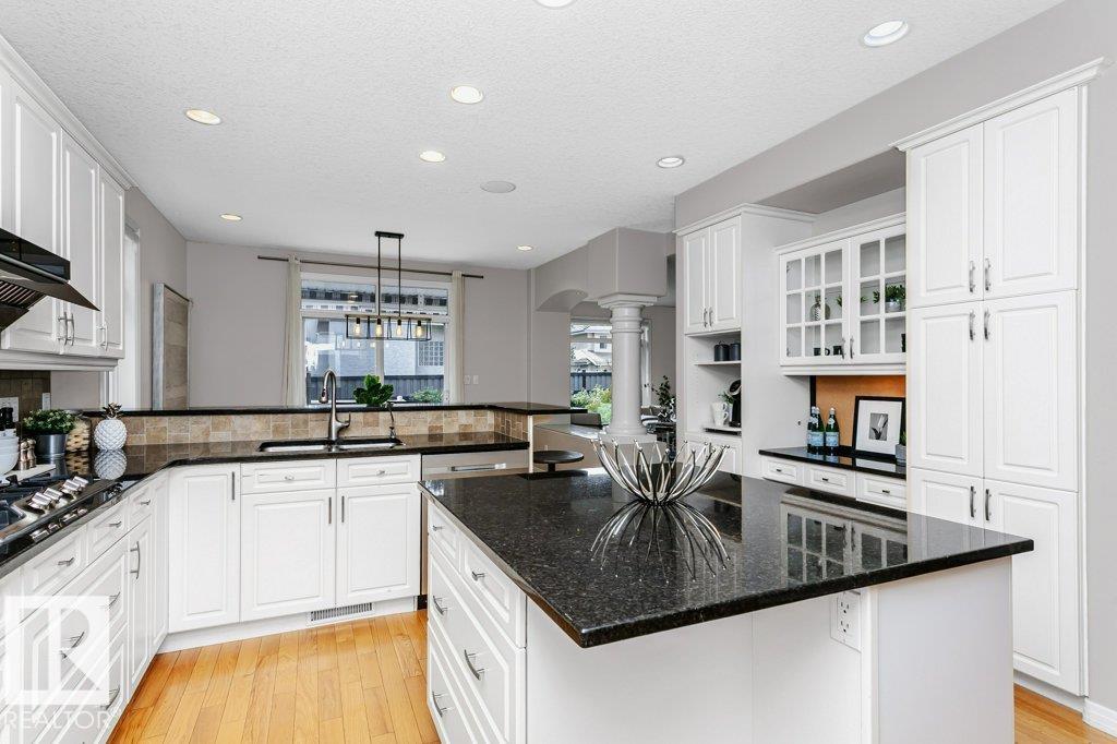 Photo 16 of 935 Heacock Rd Nw, Edmonton AB
