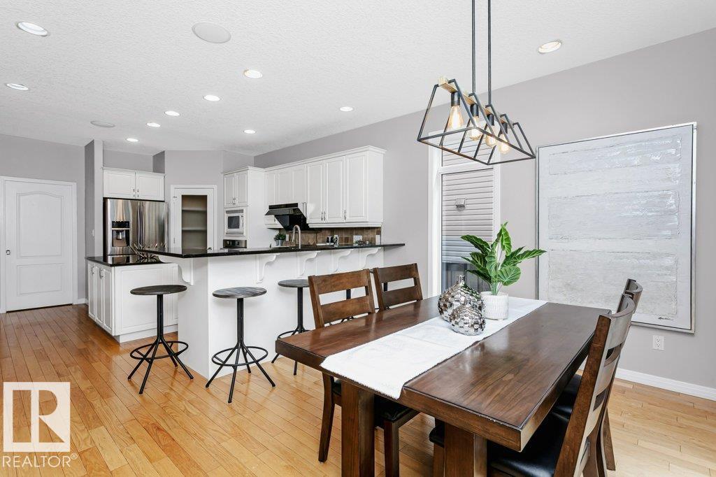 Photo 20 of 935 Heacock Rd Nw, Edmonton AB