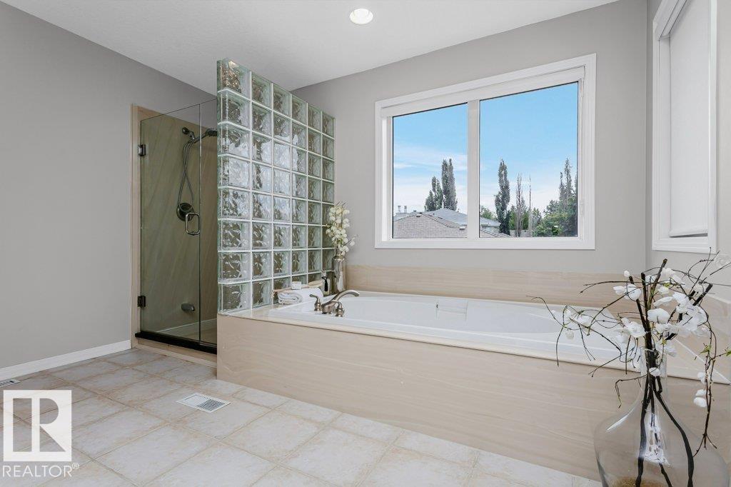 Photo 33 of 935 Heacock Rd Nw, Edmonton AB