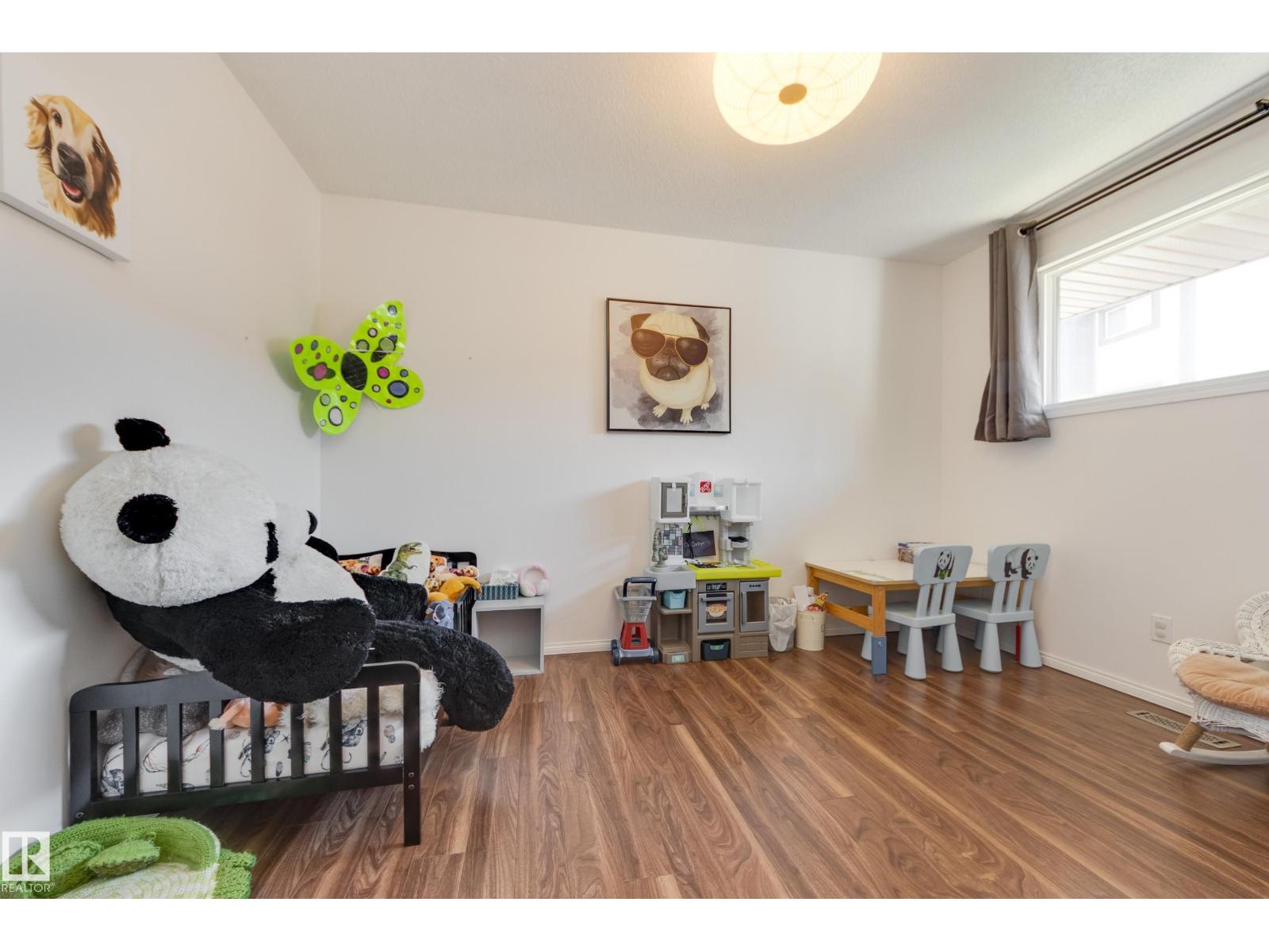 Photo 4 of 1522 69 St Nw, Edmonton AB