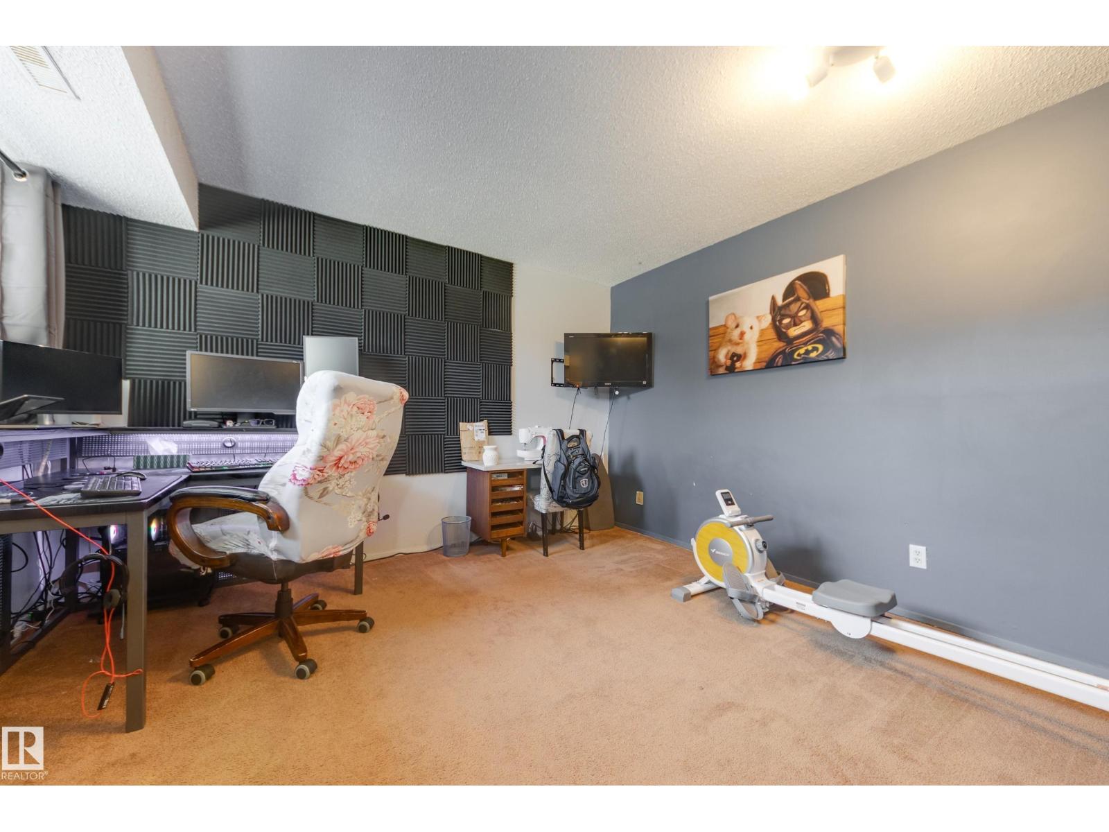 Photo 3 of 1522 69 St Nw, Edmonton AB