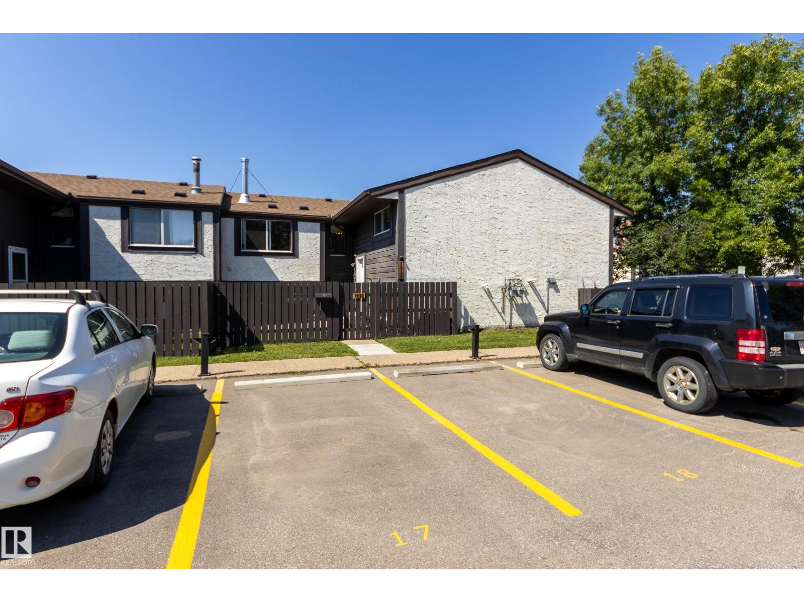 Photo 25 of 1522 69 St Nw, Edmonton AB