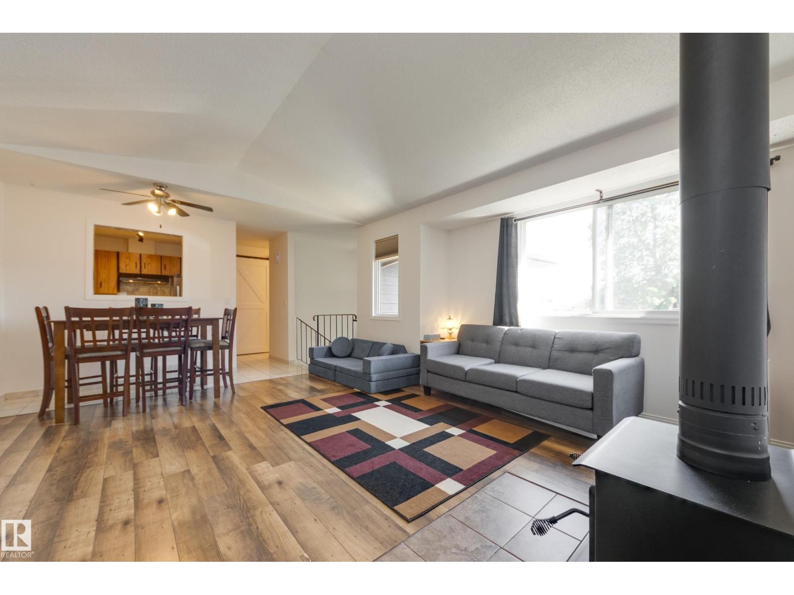 Photo 20 of 1522 69 St Nw, Edmonton AB