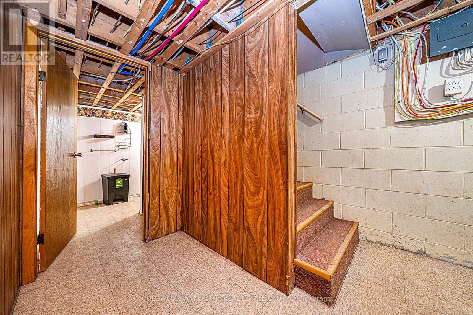Photo 7 of 920 Lake Drive, Georgina ON