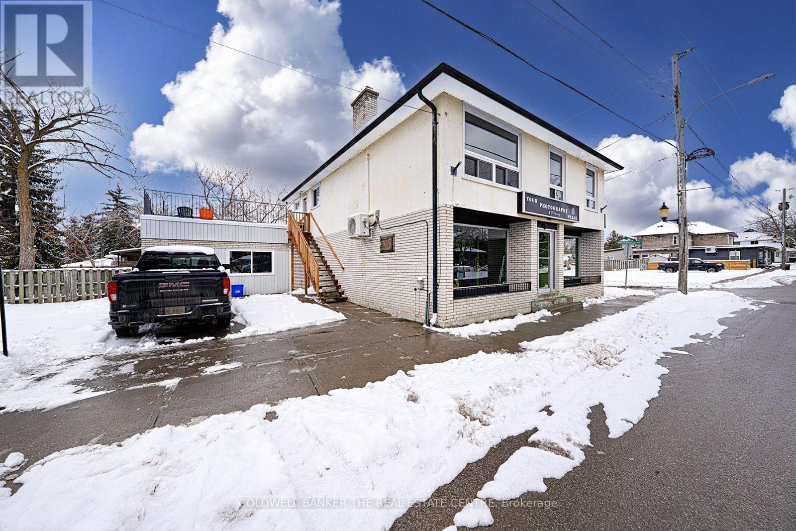Photo 8 of 920 Lake Drive, Georgina ON