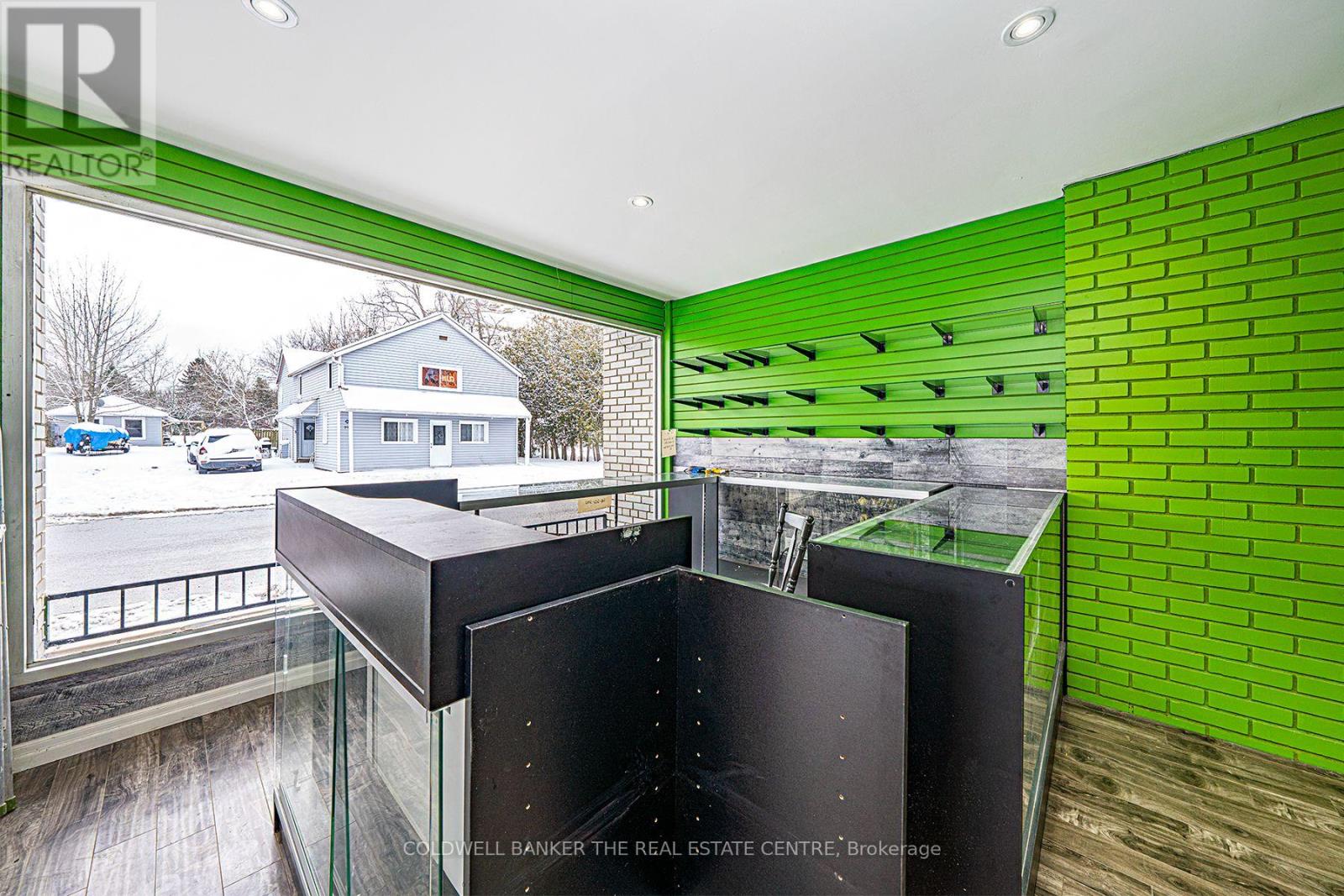 Photo 4 of 920 Lake Drive, Georgina ON