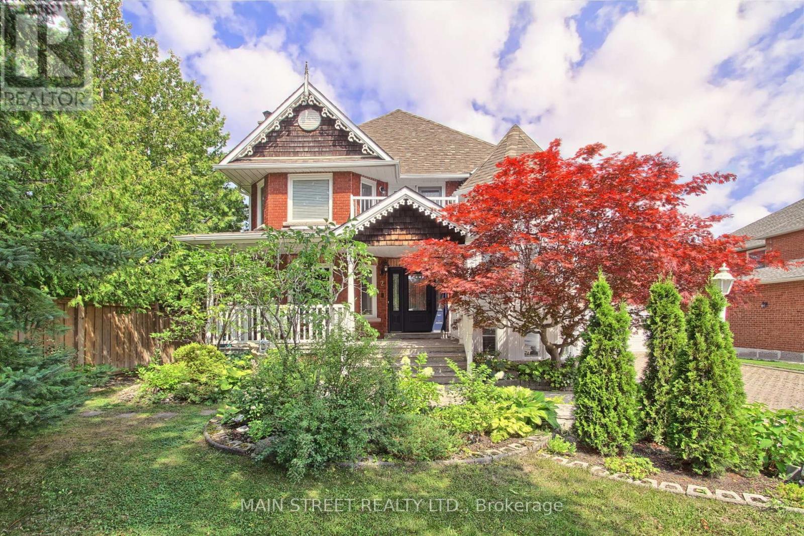 Photo 5 of 2 Bombay Court, Richmond Hill ON