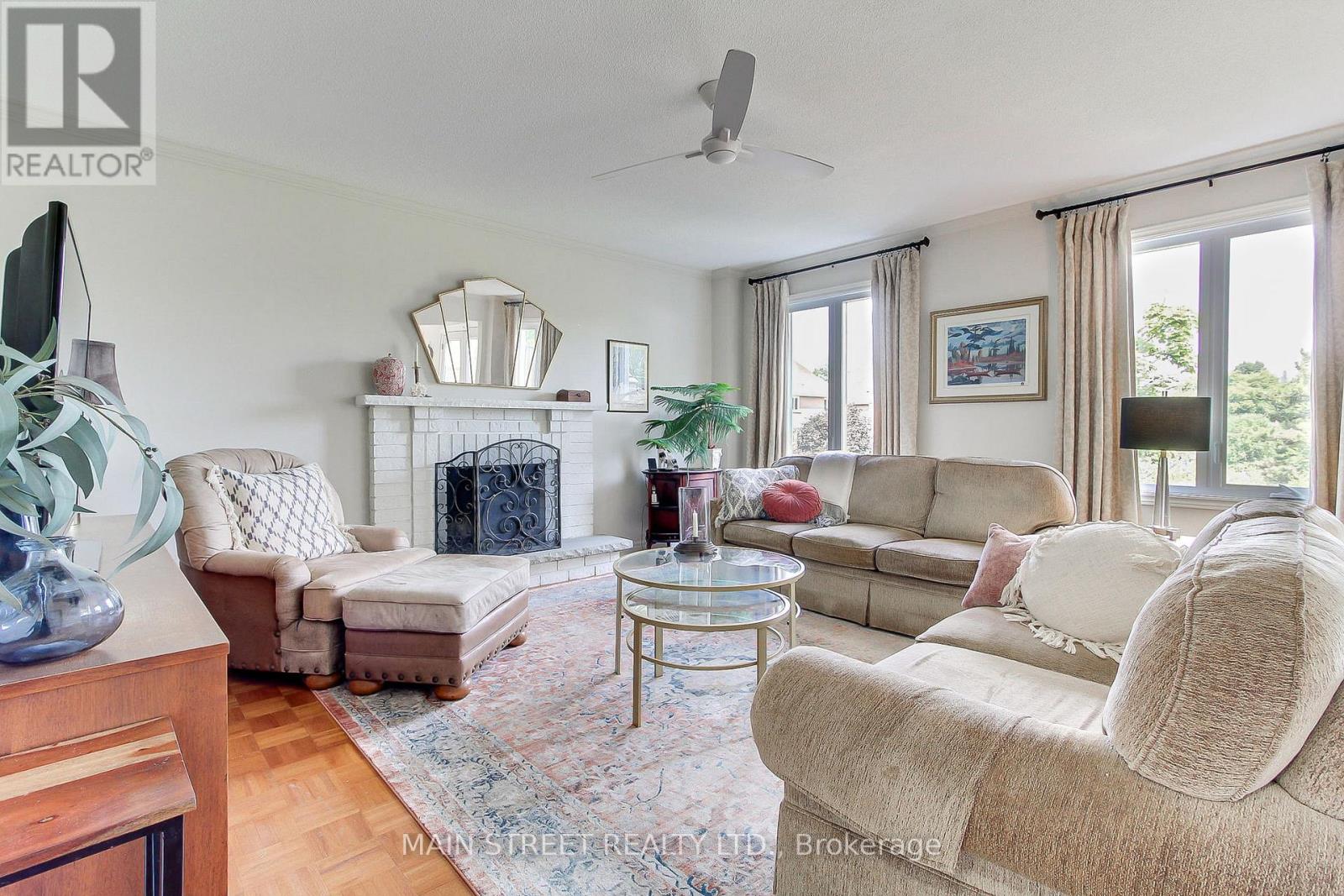 Photo 20 of 2 Bombay Court, Richmond Hill ON