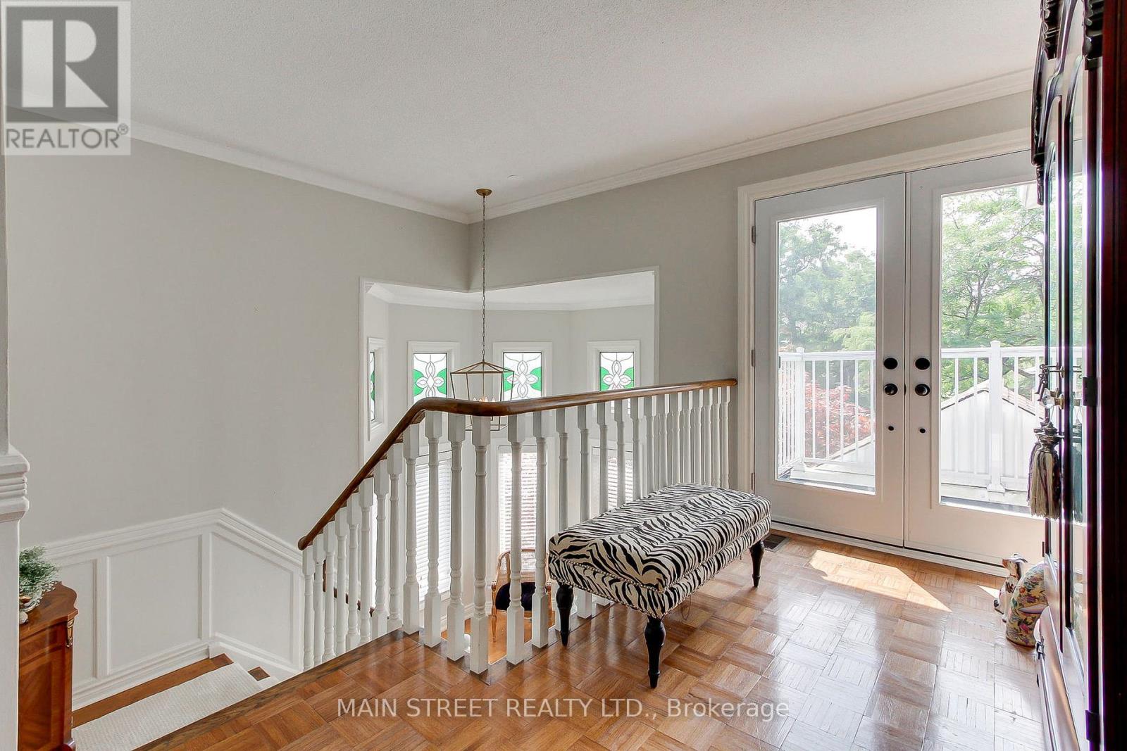 Photo 17 of 2 Bombay Court, Richmond Hill ON