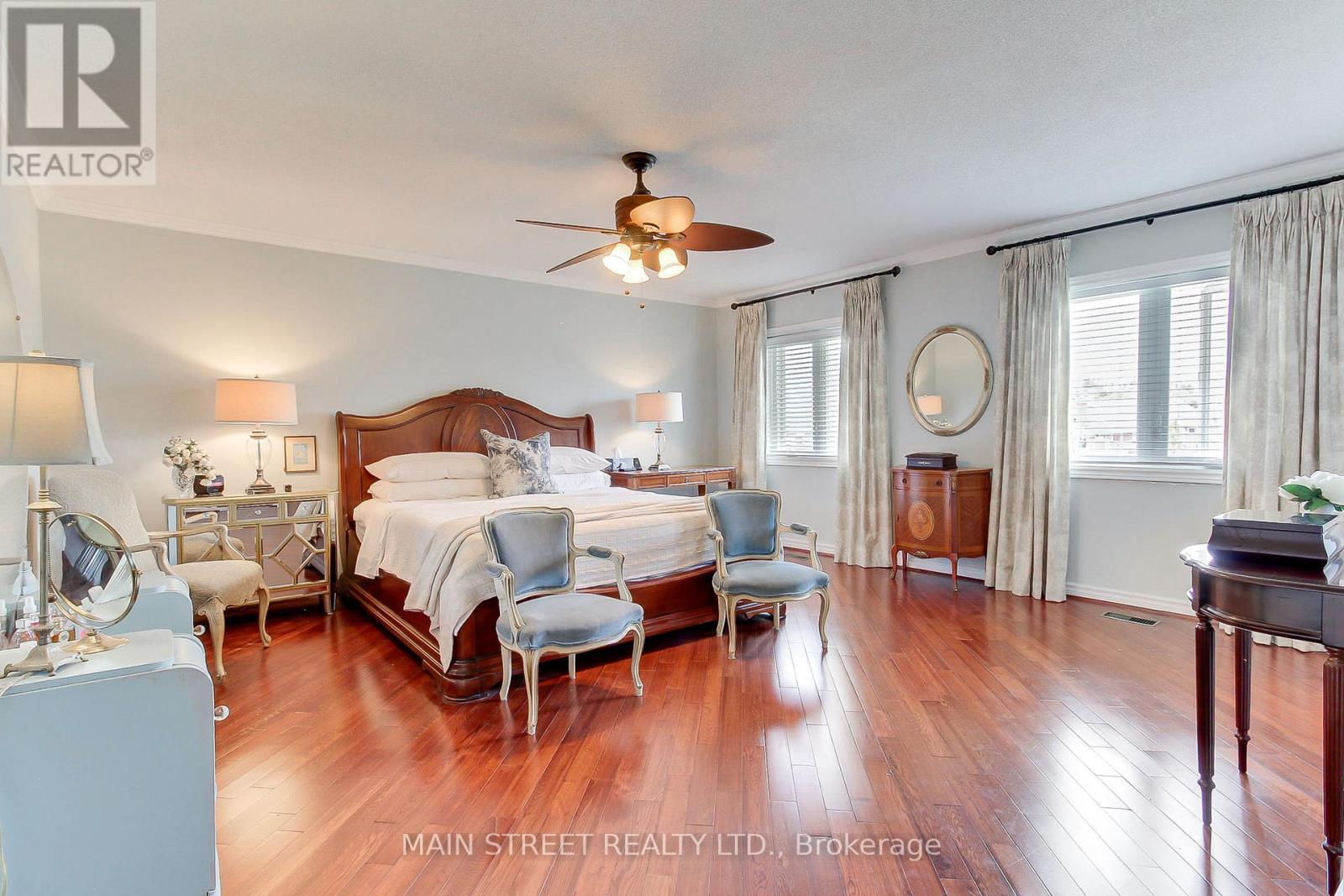 Photo 13 of 2 Bombay Court, Richmond Hill ON