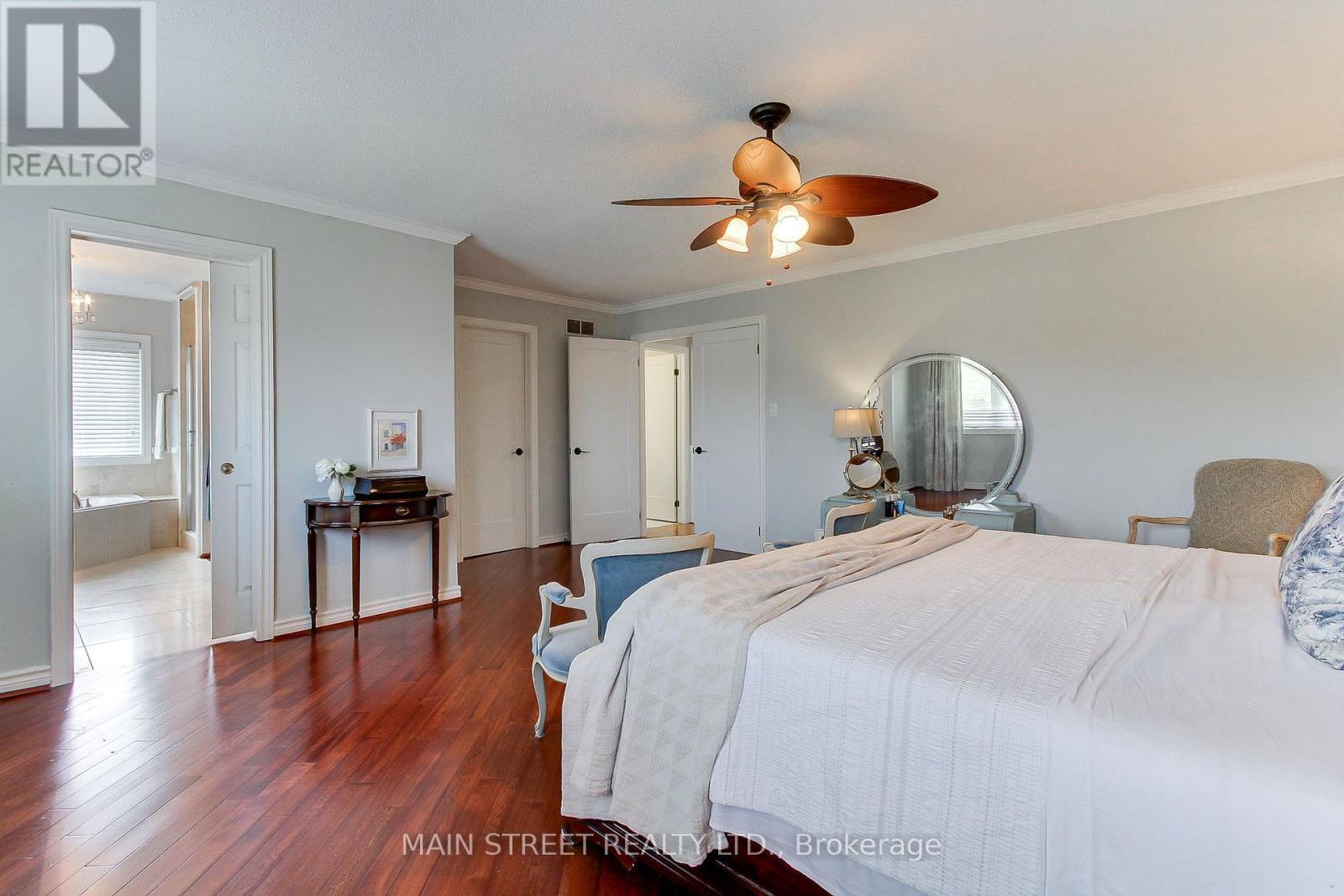 Photo 18 of 2 Bombay Court, Richmond Hill ON