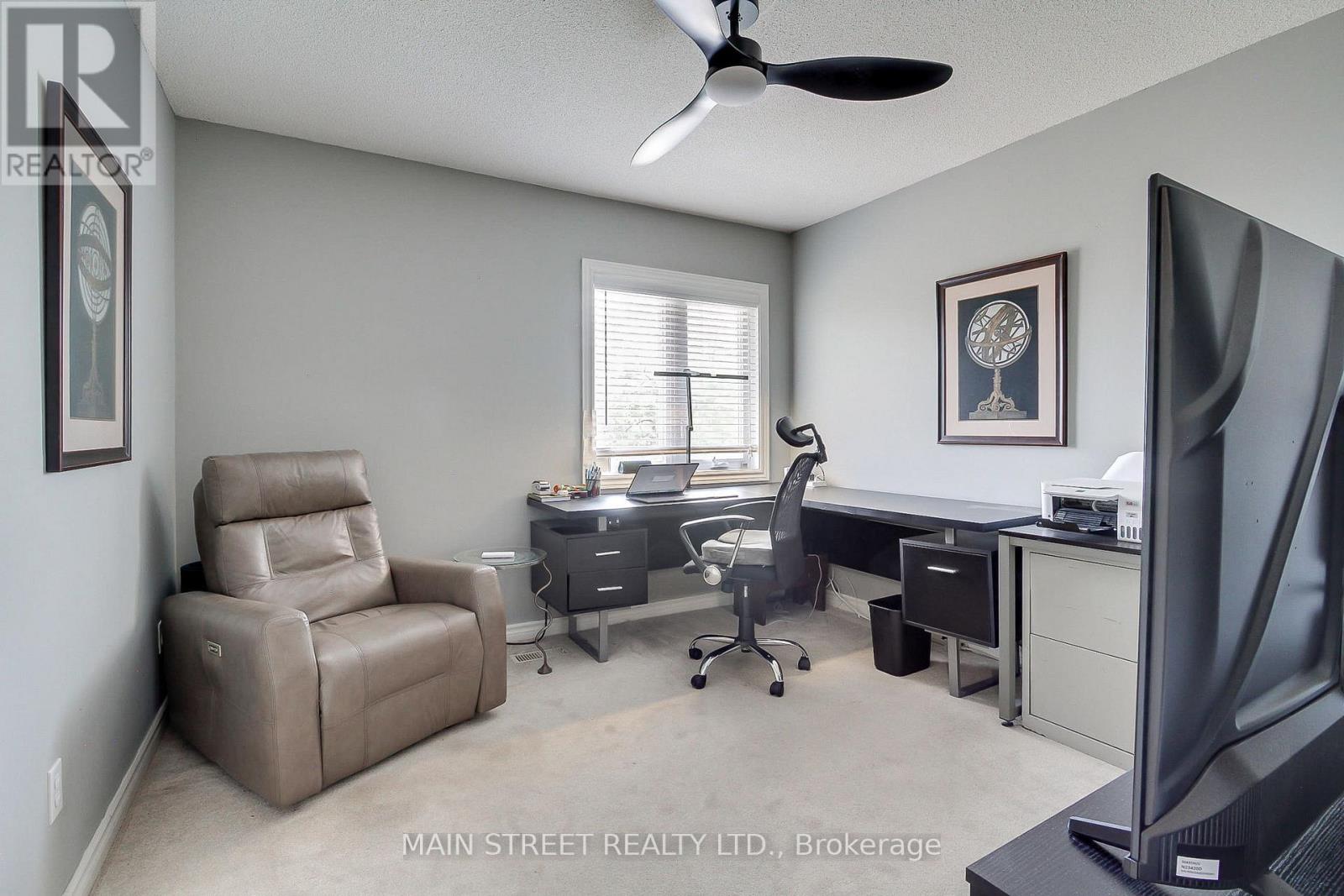 Photo 9 of 2 Bombay Court, Richmond Hill ON