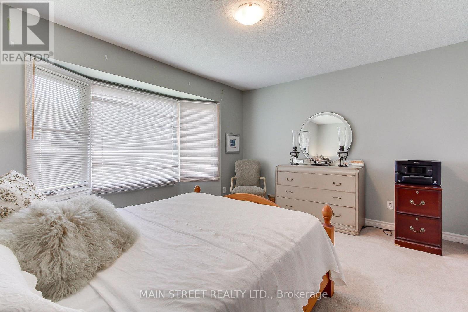Photo 29 of 2 Bombay Court, Richmond Hill ON