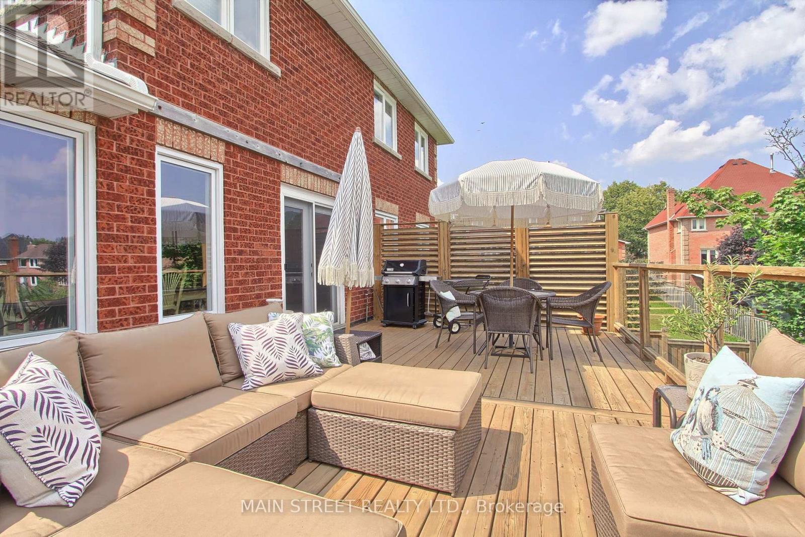 Photo 26 of 2 Bombay Court, Richmond Hill ON