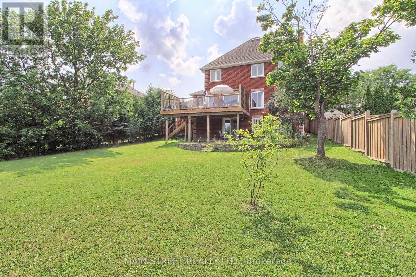 Photo 32 of 2 Bombay Court, Richmond Hill ON