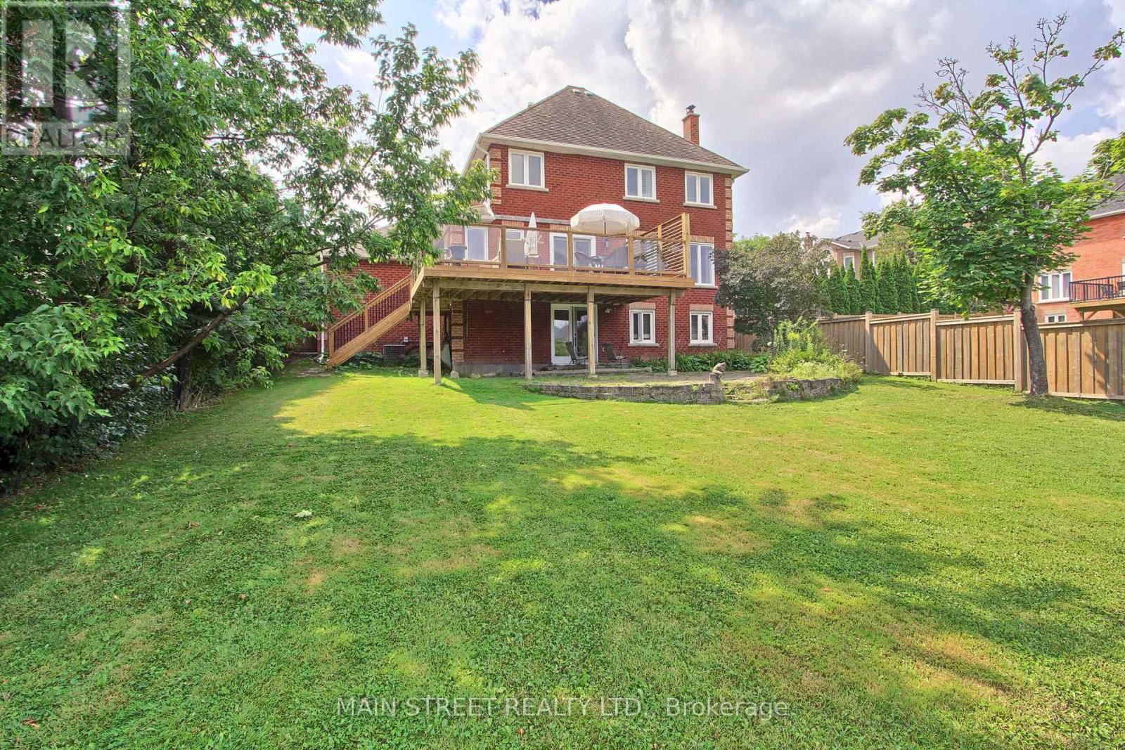 Photo 23 of 2 Bombay Court, Richmond Hill ON