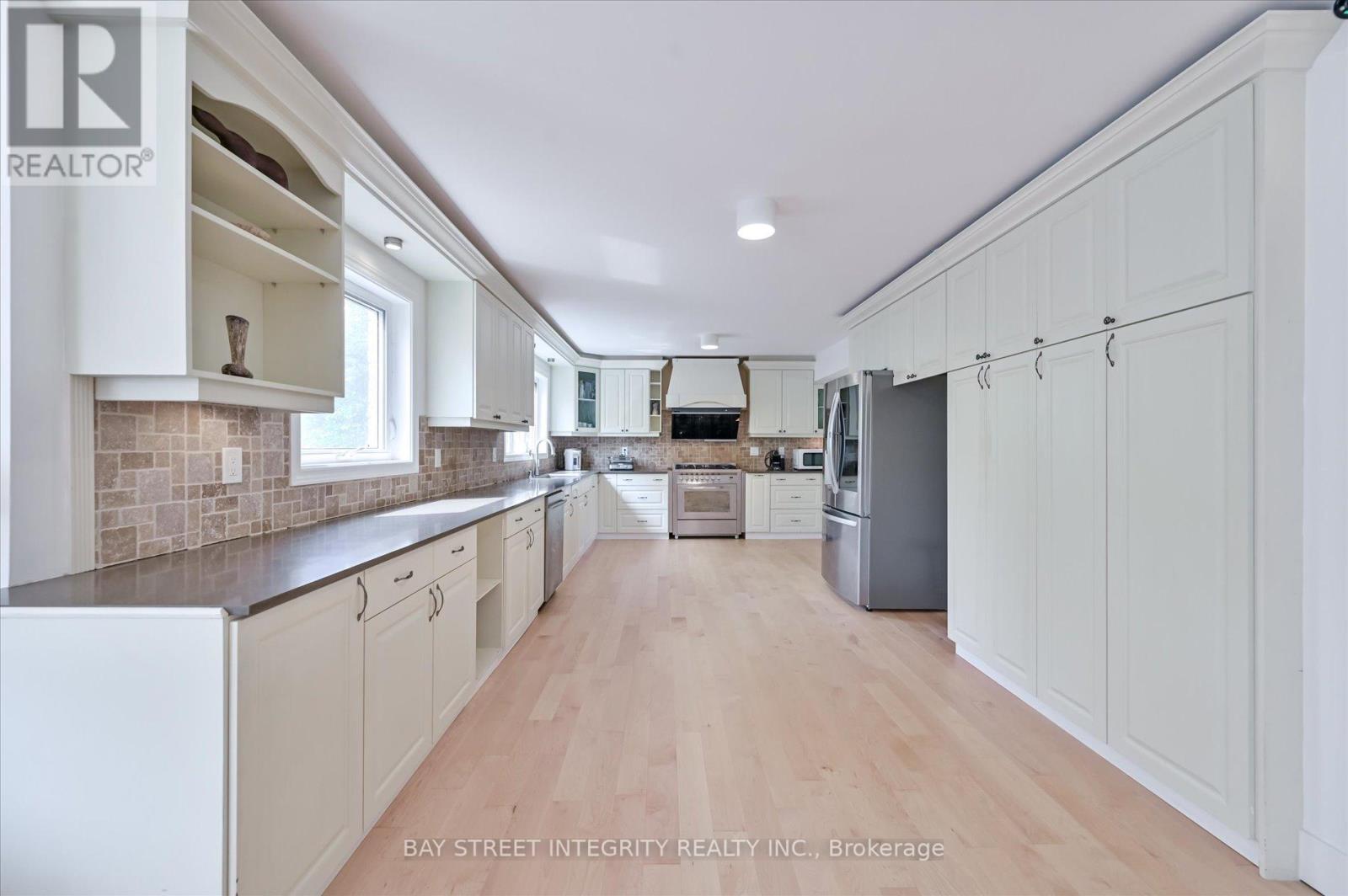 Photo 20 of 197 Garden Avenue, Richmond Hill ON