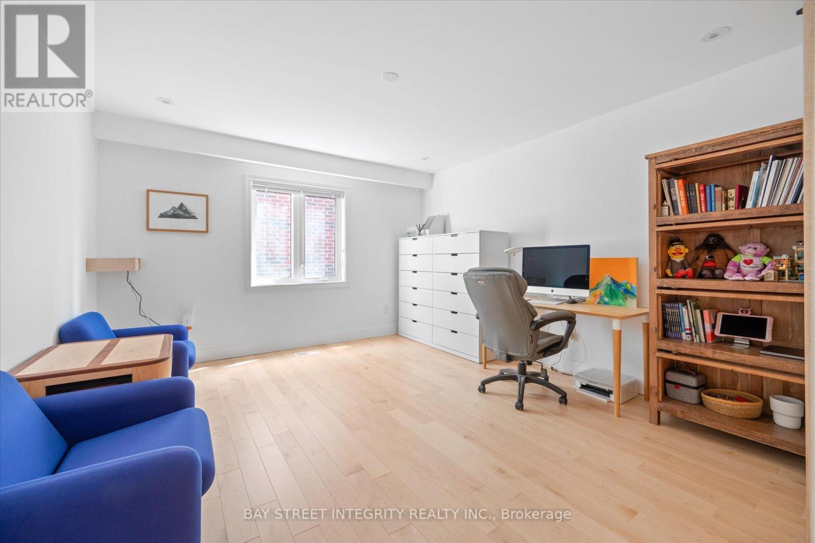 Photo 34 of 197 Garden Avenue, Richmond Hill ON