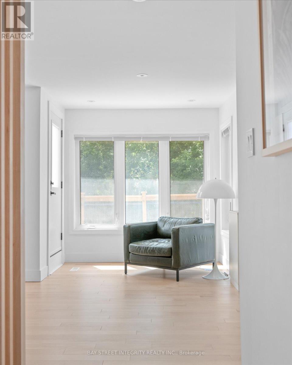 Photo 19 of 197 Garden Avenue, Richmond Hill ON