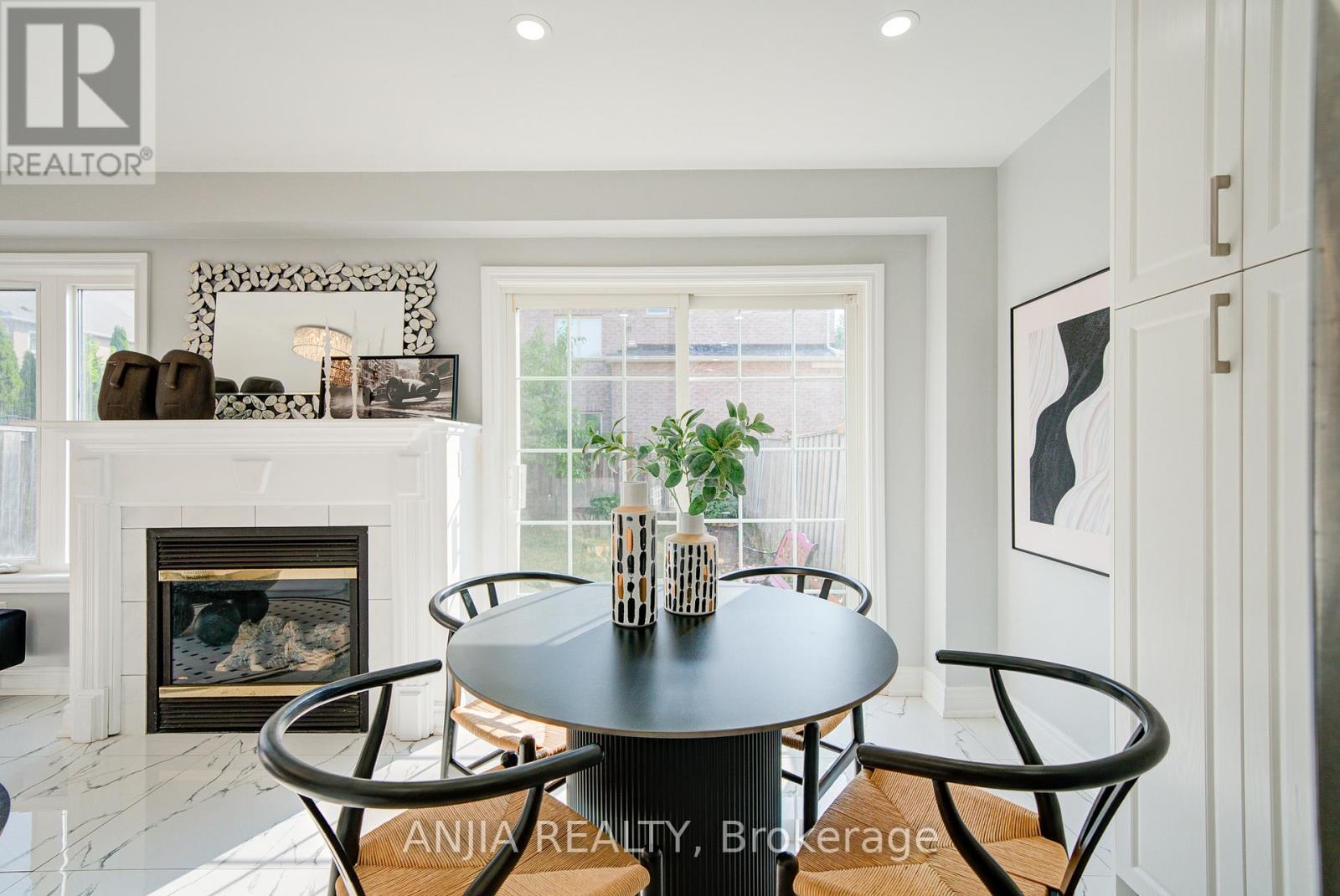 Photo 19 of 111 Viscount Drive, Markham ON