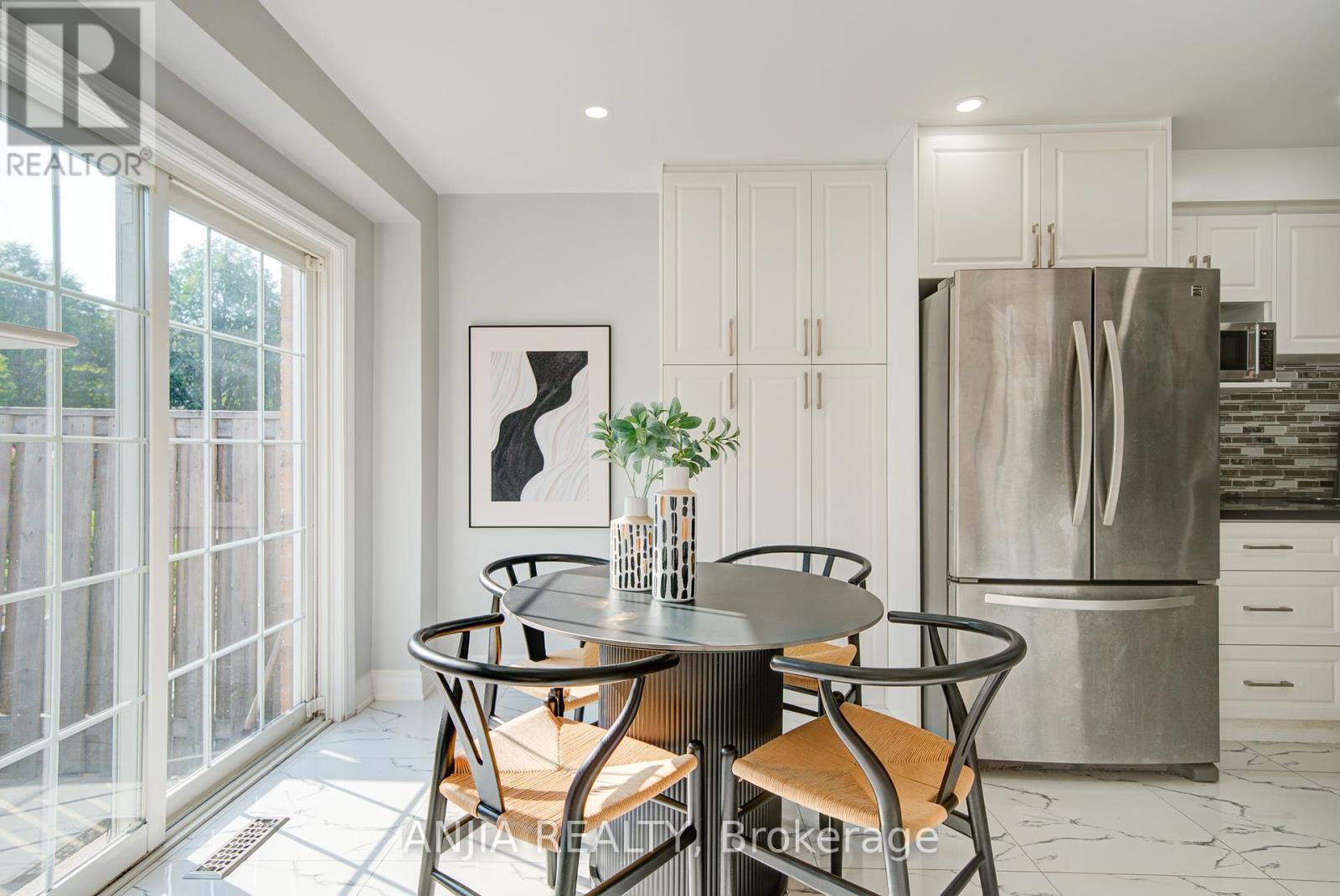 Photo 21 of 111 Viscount Drive, Markham ON