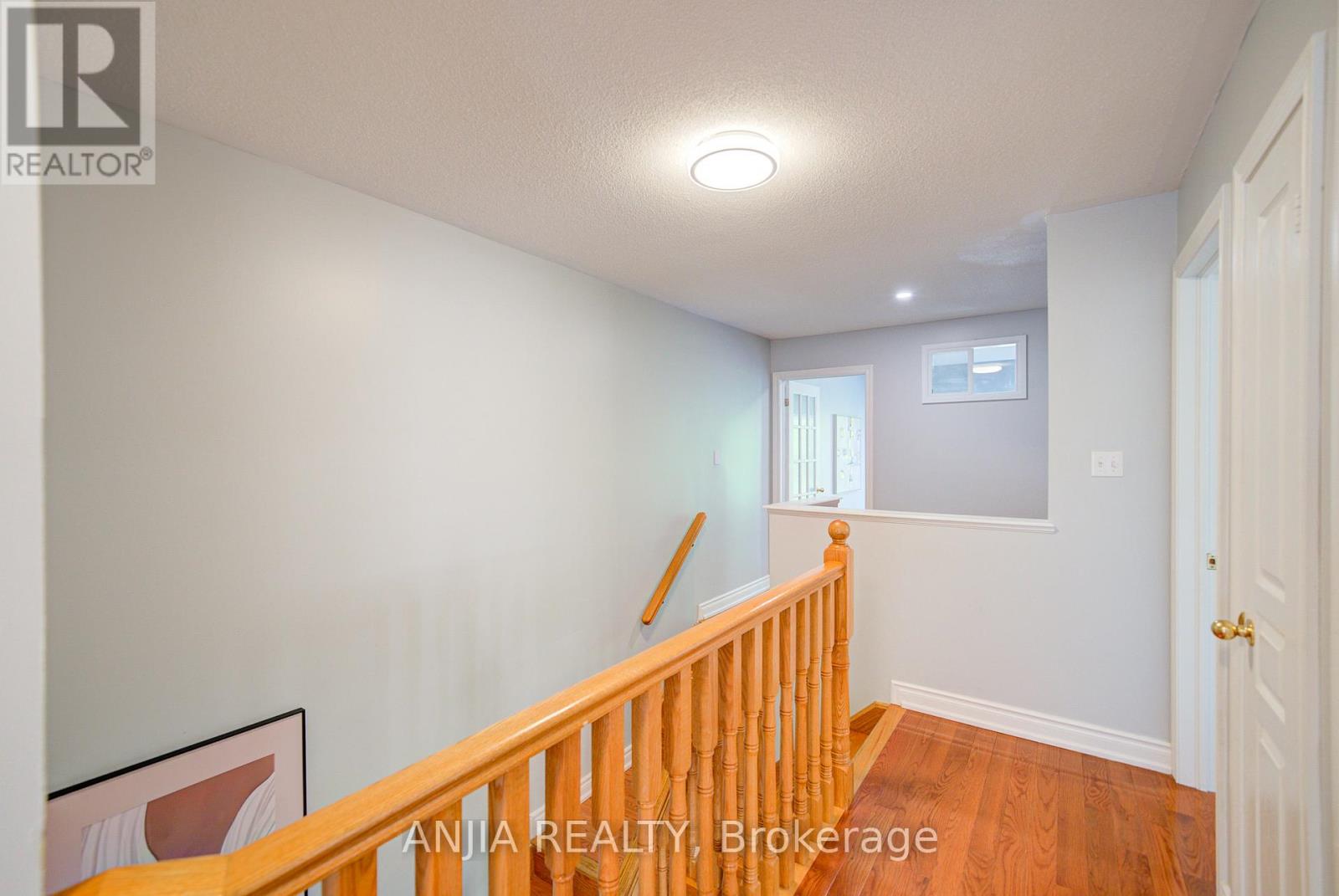 Photo 25 of 111 Viscount Drive, Markham ON