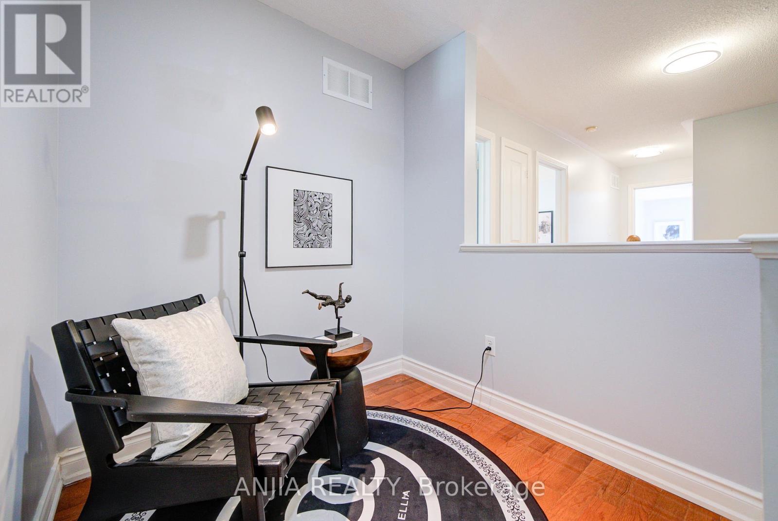 Photo 27 of 111 Viscount Drive, Markham ON