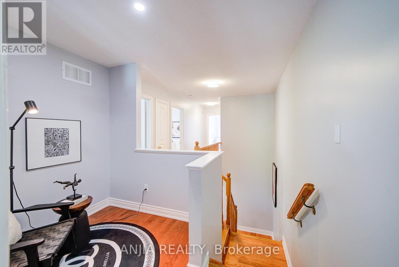 Photo 28 of 111 Viscount Drive, Markham ON