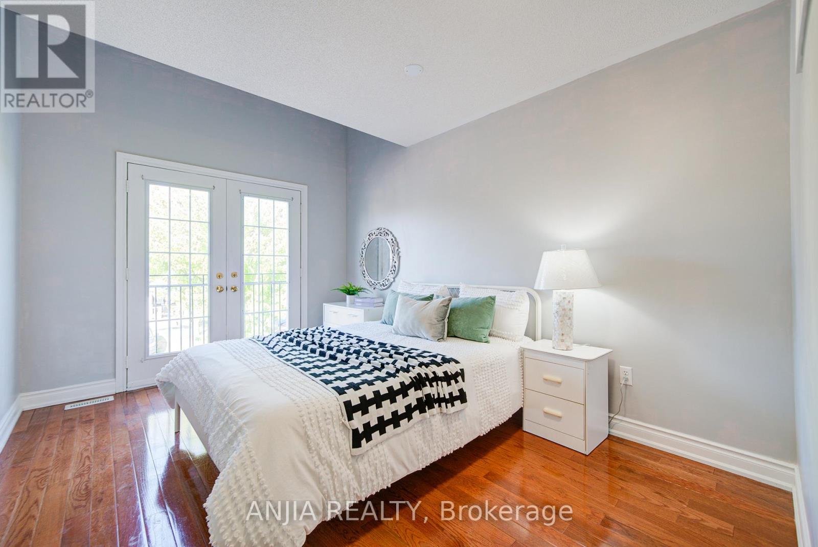 Photo 30 of 111 Viscount Drive, Markham ON