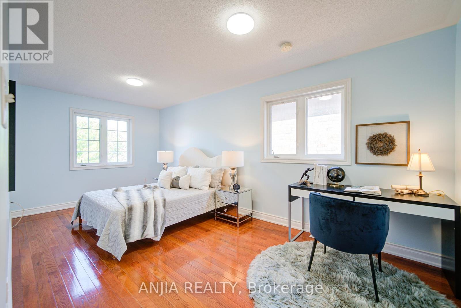 Photo 34 of 111 Viscount Drive, Markham ON