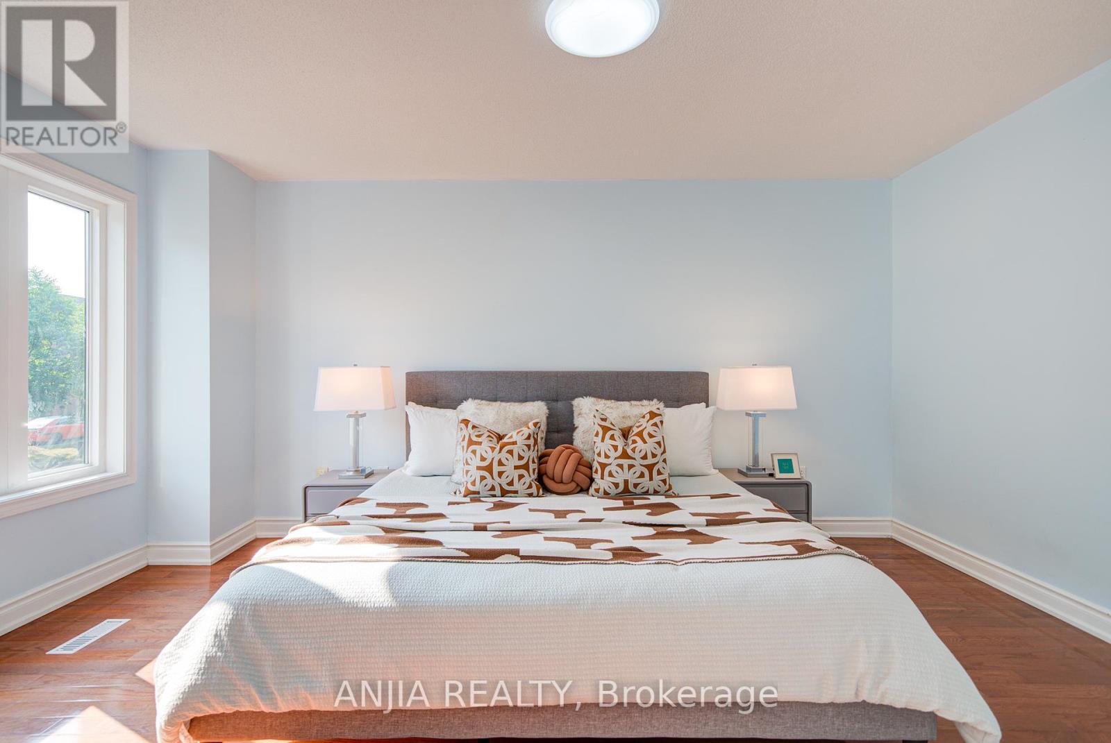 Photo 41 of 111 Viscount Drive, Markham ON