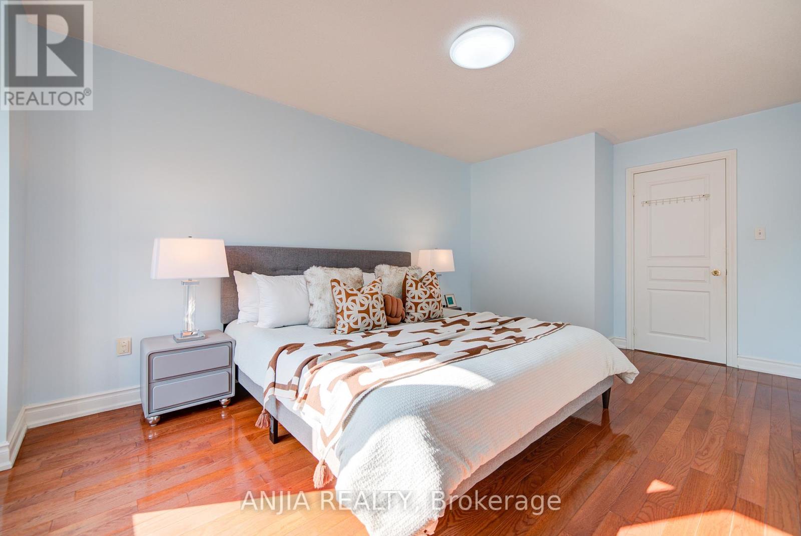 Photo 43 of 111 Viscount Drive, Markham ON
