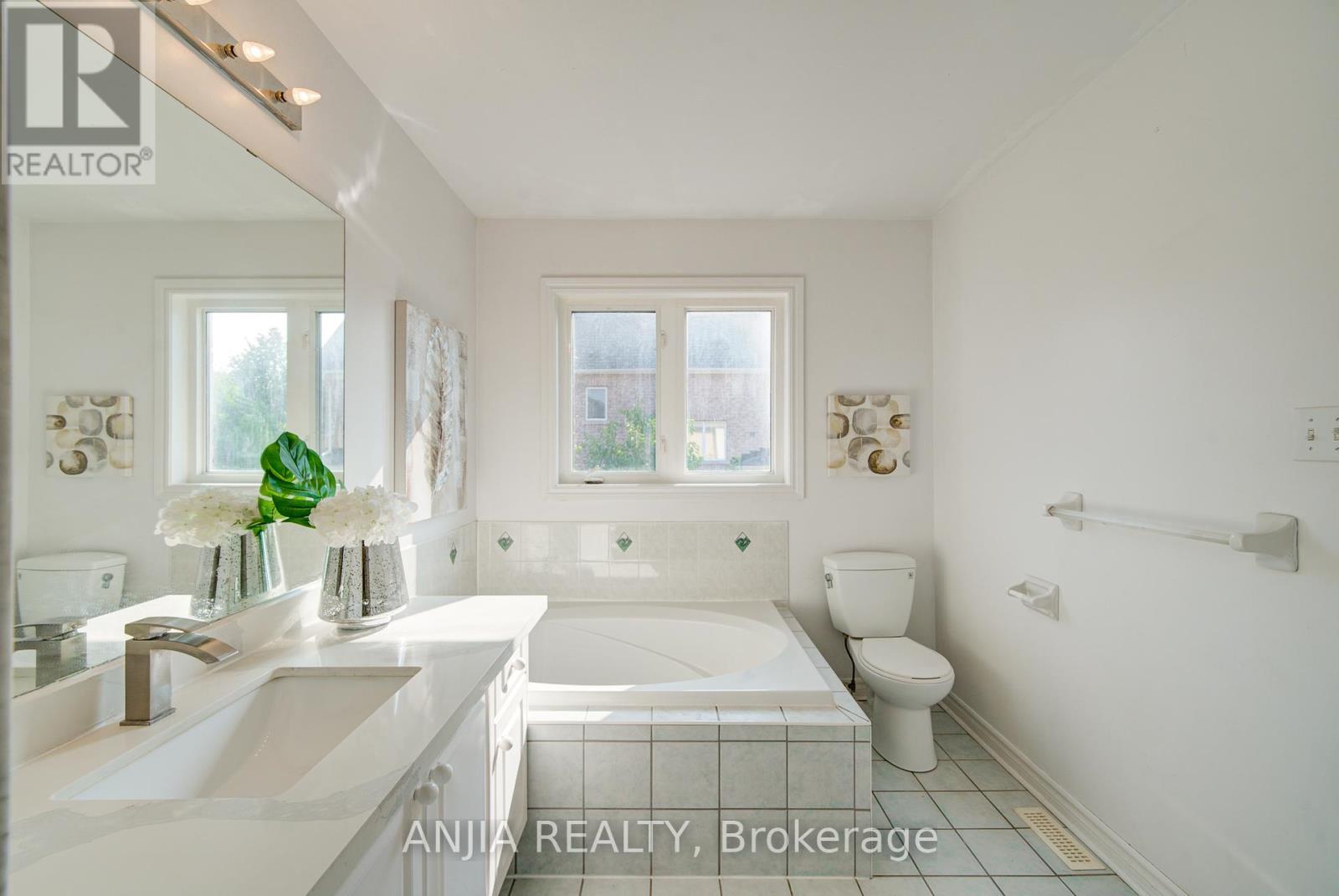 Photo 45 of 111 Viscount Drive, Markham ON