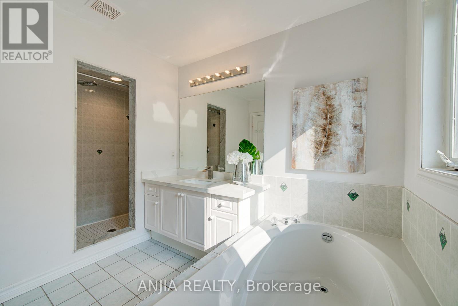 Photo 46 of 111 Viscount Drive, Markham ON