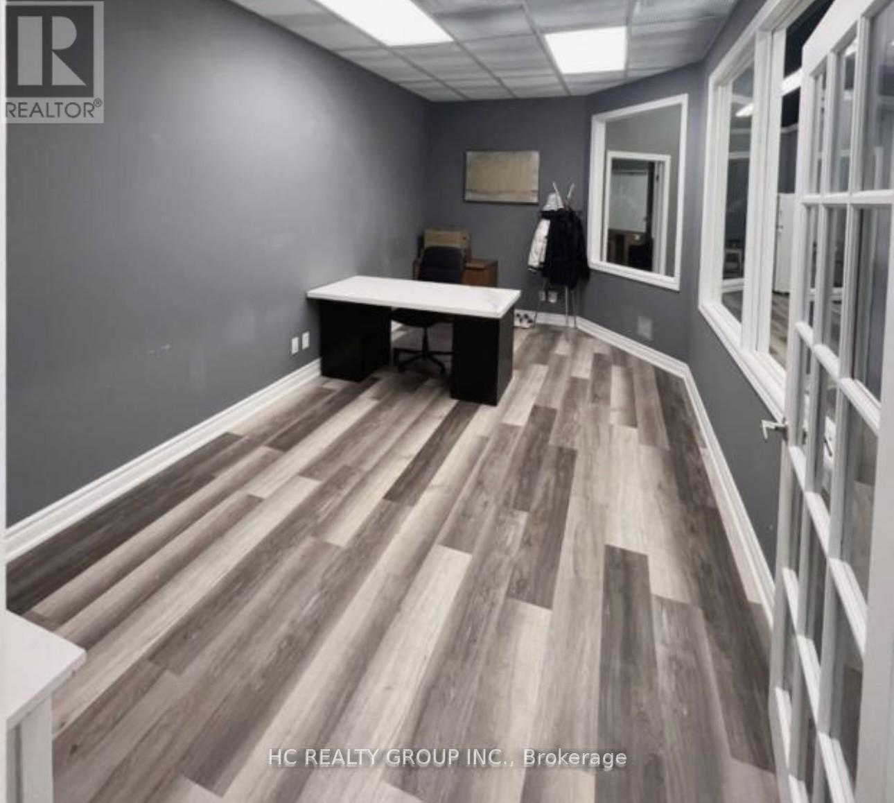 Photo 8 of 2 195 Clayton Drive, Markham ON