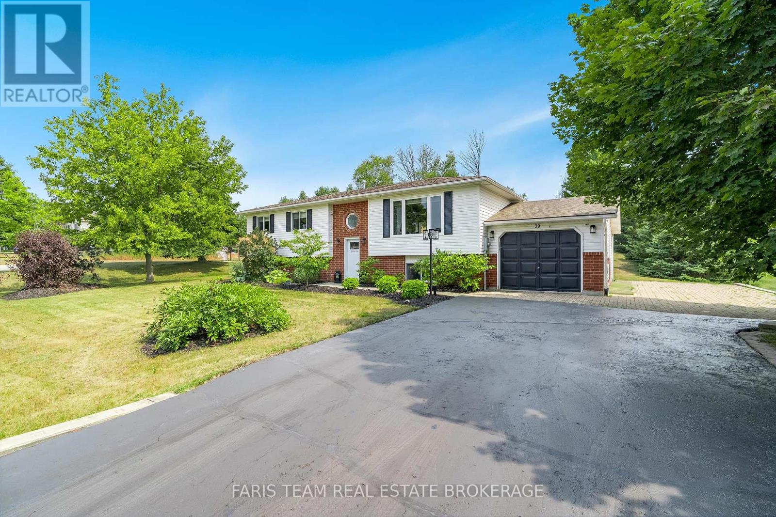 Photo 22 of 39 Procee Circle, Oromedonte ON