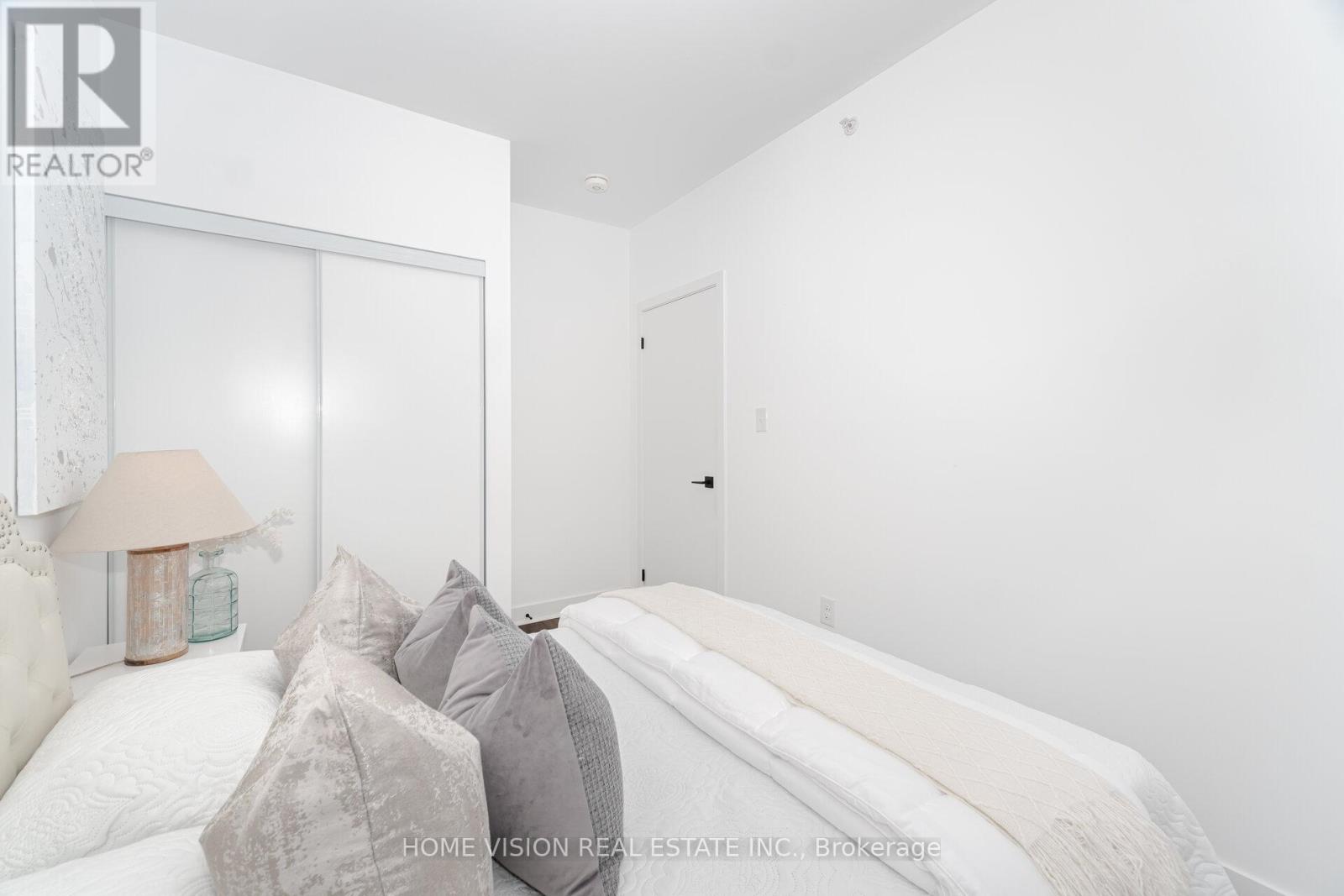 Photo 25 of 311 6 Spice Way, Barrie ON