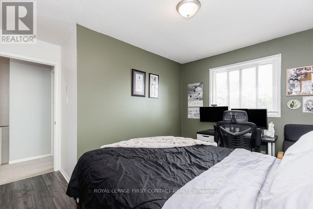 Photo 4 of 10 1095 Mississaga Street W, Orillia ON