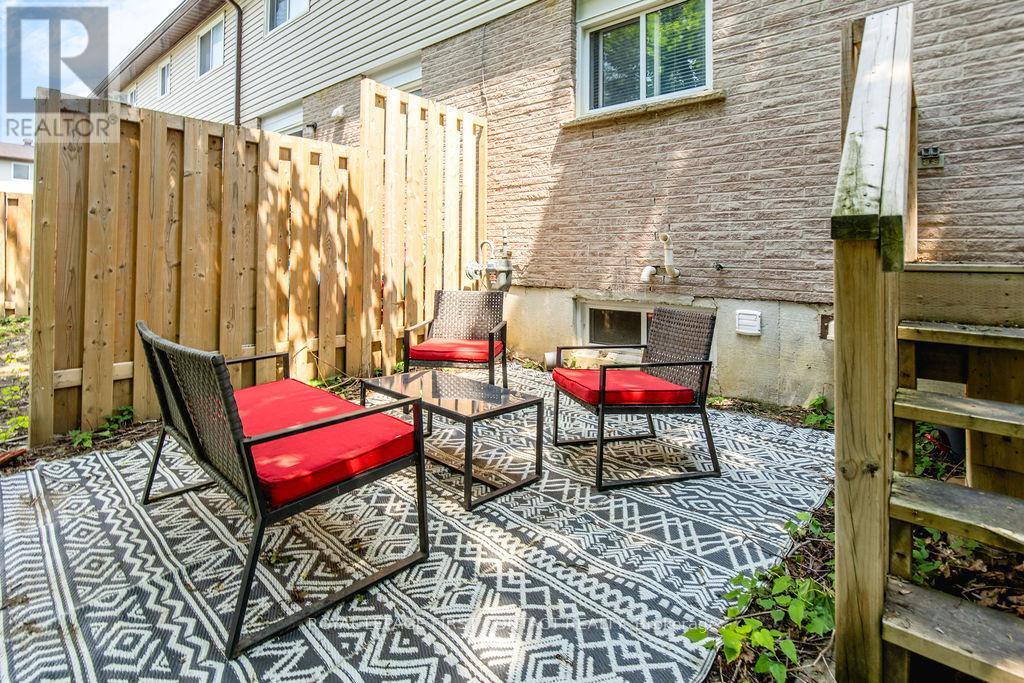 Photo 9 of 10 1095 Mississaga Street W, Orillia ON