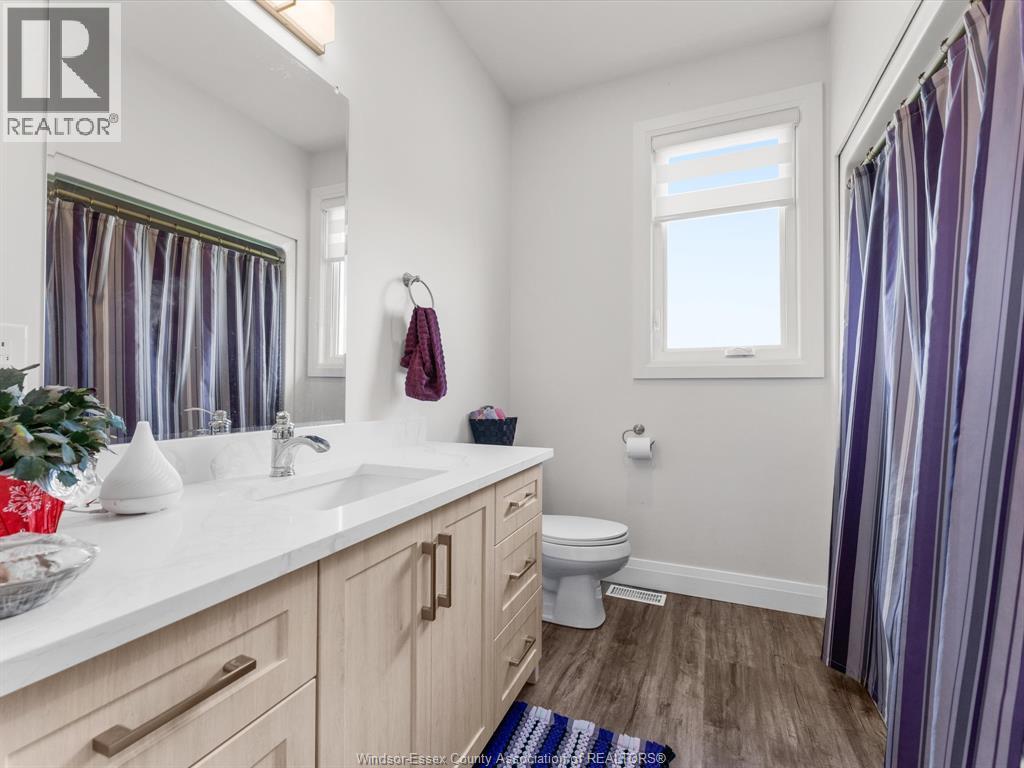 Photo 10 of 1808 Mersea Rd 10, Leamington ON